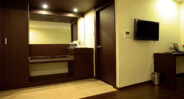 J Hotel Port Blair Exterior photo